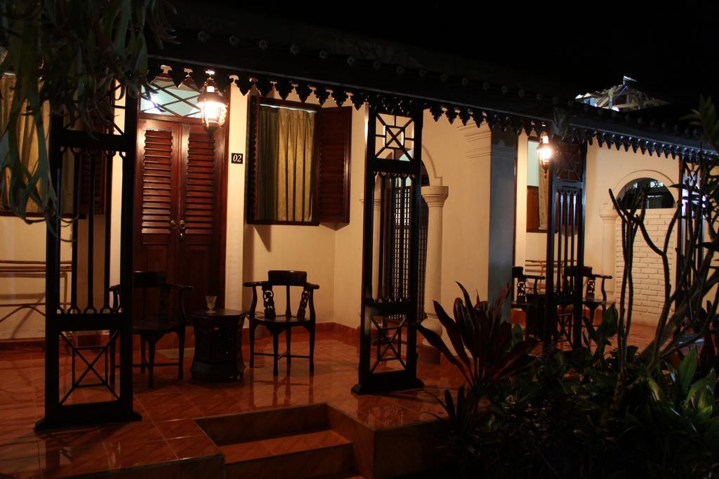 Guru Ratna * Munduk